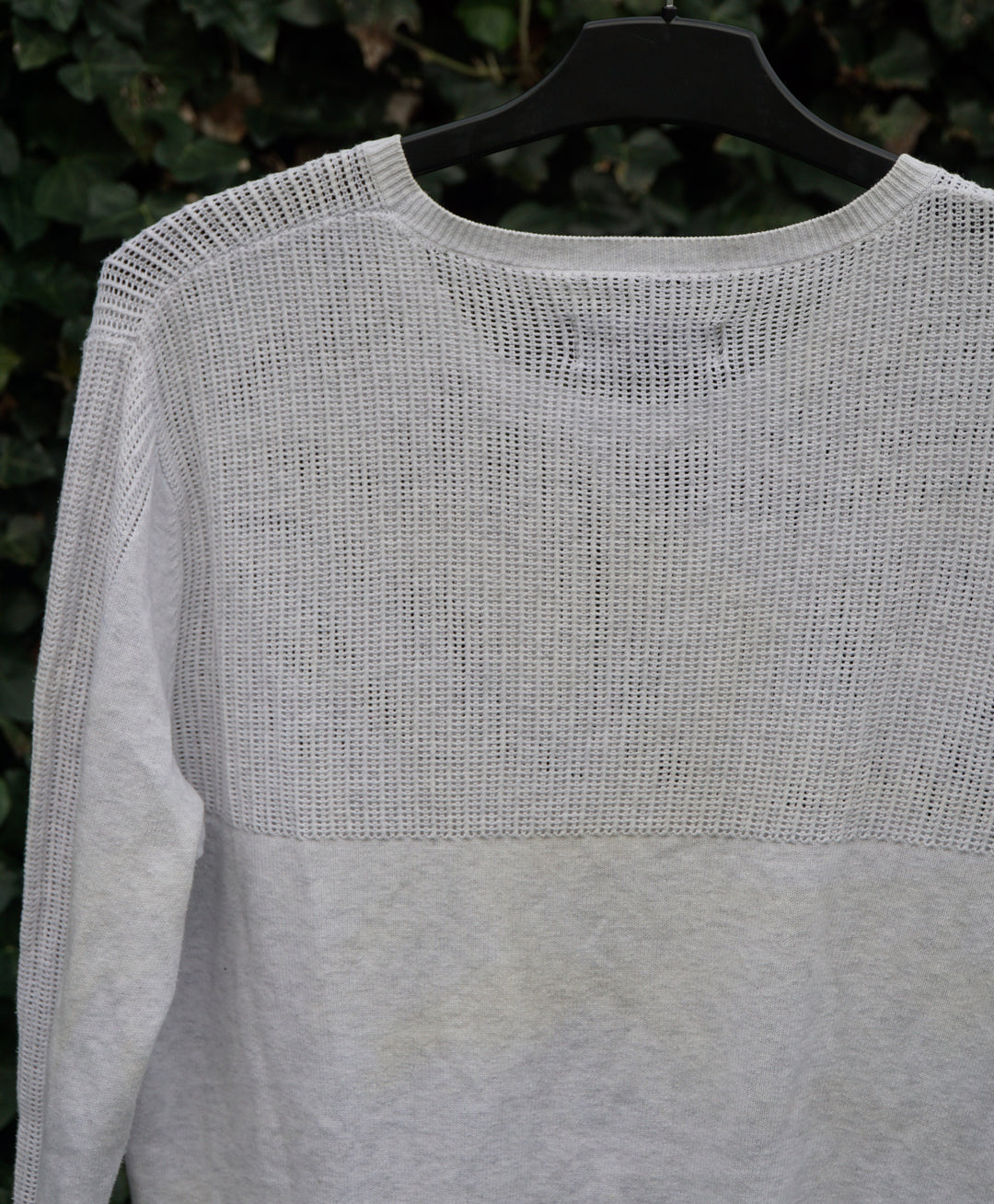 Ashes to Dust, grijze sweater