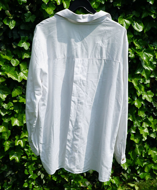 Starke, witte blouse met uiltjes patches